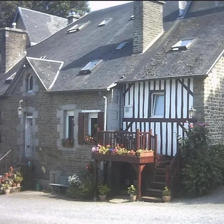 Manoir De La Motte Virey *